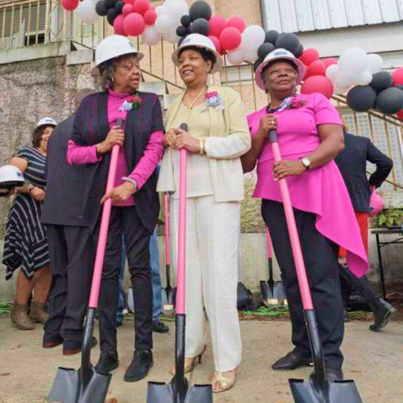 Women with shovels
